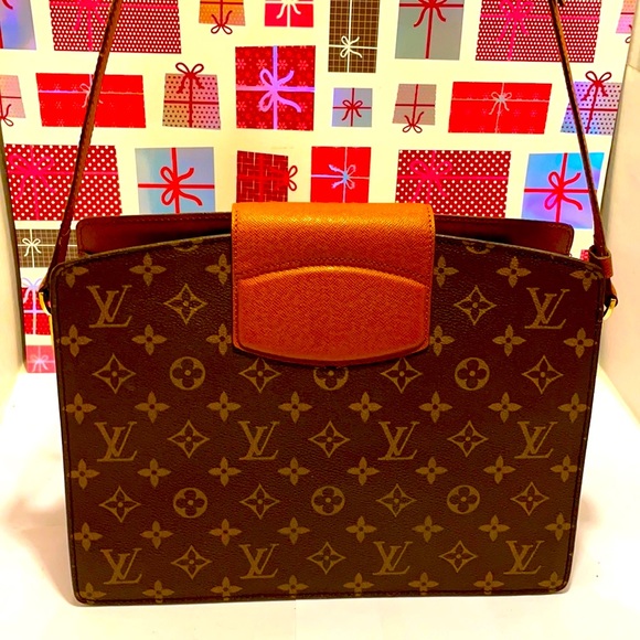Vintage Louis Vuitton Shoulder/ Crossbody Bag - Picture 3 of 11